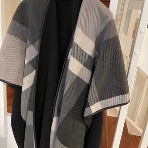 NWOT Reversible cape